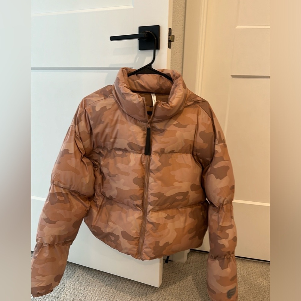 Fabletics Puff Jacket. - image 2